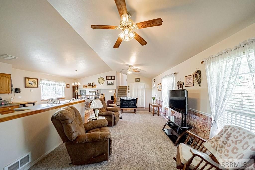 Image 6 of property listing at 647 N 1200 W, Blackfoot, ID 83221