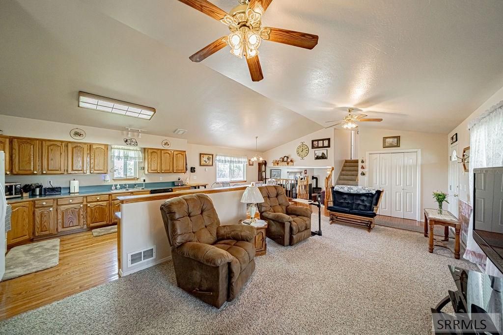 Image 7 of property listing at 647 N 1200 W, Blackfoot, ID 83221