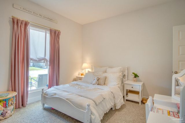 8130 Fir Tree Dr, Milton, FL 32583