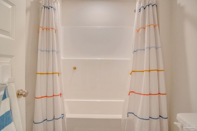 8130 Fir Tree Dr, Milton, FL 32583