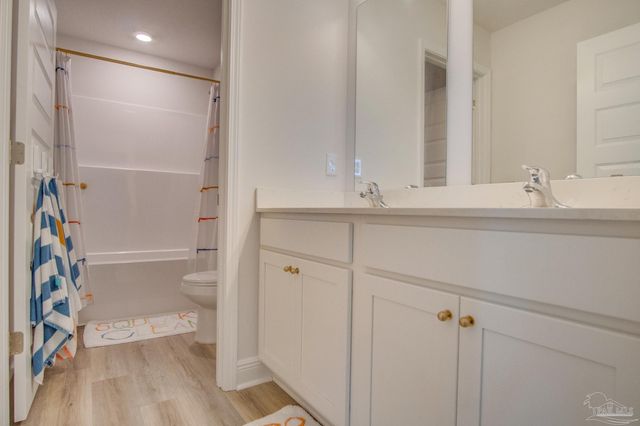 8130 Fir Tree Dr, Milton, FL 32583