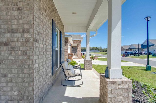 8130 Fir Tree Dr, Milton, FL 32583