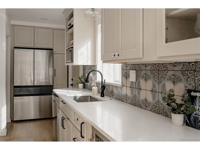 16 Lakewood Heights, Lakewood, CO 80215