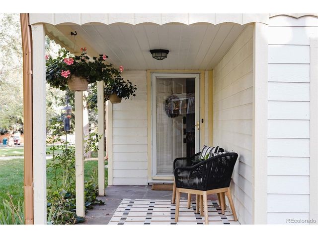 16 Lakewood Heights, Lakewood, CO 80215