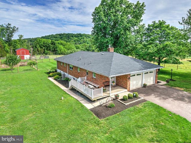 141 GREEN HILL RD, Barto, PA 19504