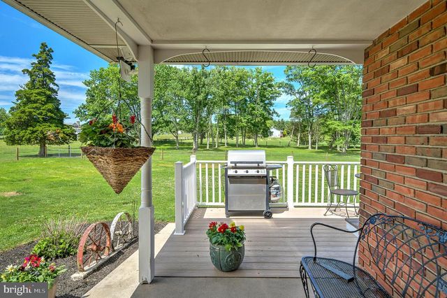 141 GREEN HILL RD, Barto, PA 19504