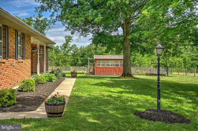 141 GREEN HILL RD, Barto, PA 19504