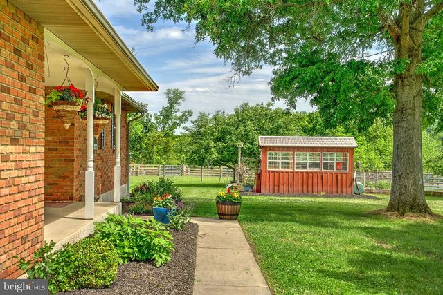 141 GREEN HILL RD, Barto, PA 19504