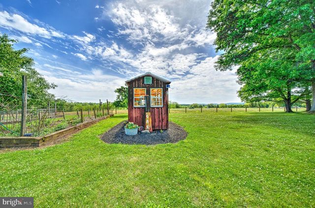 141 GREEN HILL RD, Barto, PA 19504