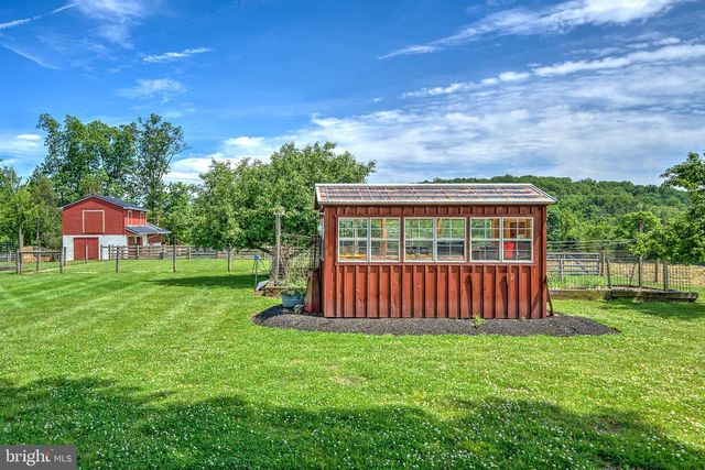 141 GREEN HILL RD, Barto, PA 19504
