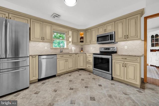 141 GREEN HILL RD, Barto, PA 19504