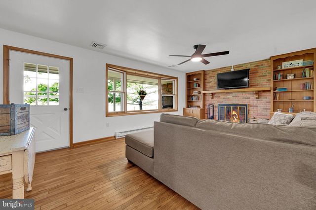 141 GREEN HILL RD, Barto, PA 19504