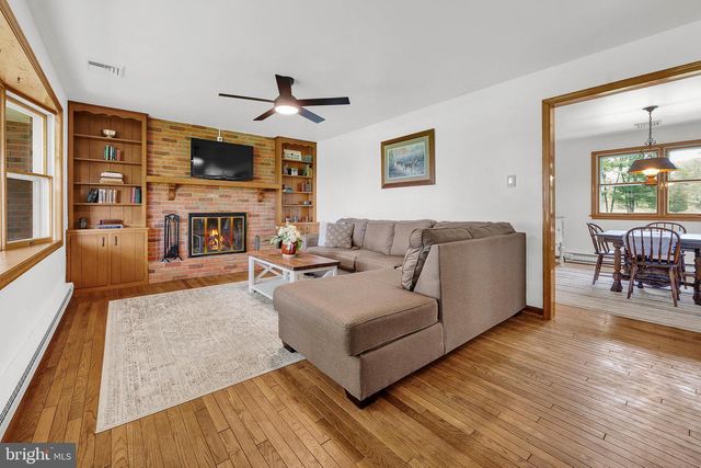 141 GREEN HILL RD, Barto, PA 19504