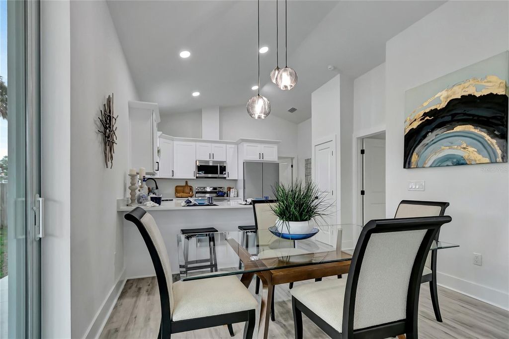 Image 12 of property listing at 1005 W MAHONEY STREET, Plant City, FL 33563