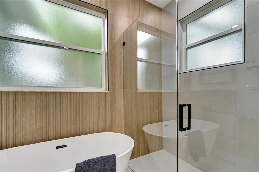 Image 28 of property listing at 1005 W MAHONEY STREET, Plant City, FL 33563