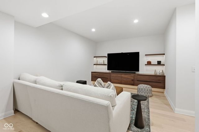 14112 Mississinewa Drive, Carmel, IN 46033