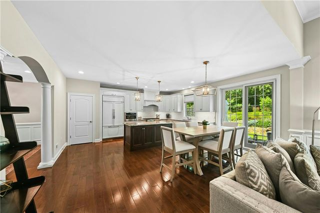 1980 Carriage Knoll Drive, Bethlehem City, PA 18015