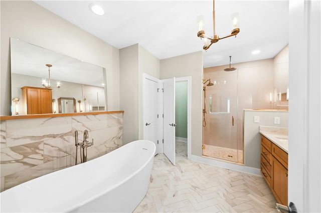 1980 Carriage Knoll Drive, Bethlehem City, PA 18015