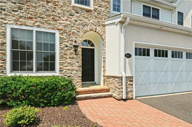 1980 Carriage Knoll Drive, Bethlehem City, PA 18015
