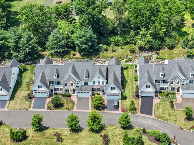 1980 Carriage Knoll Drive, Bethlehem City, PA 18015