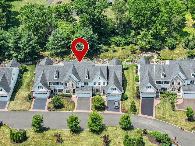 1980 Carriage Knoll Drive, Bethlehem City, PA 18015