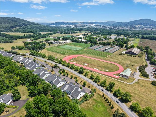 1980 Carriage Knoll Drive, Bethlehem City, PA 18015
