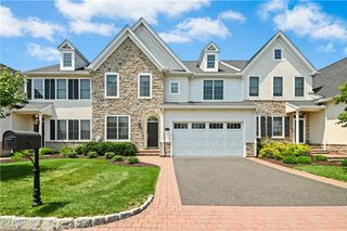 1980 Carriage Knoll Drive, Bethlehem City, PA 18015
