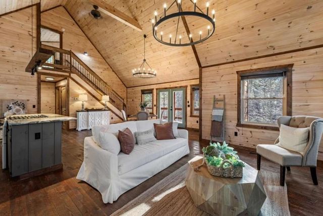 161 Windy Valley Trail, Blue Ridge, GA 30513