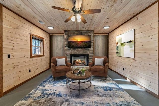 161 Windy Valley Trail, Blue Ridge, GA 30513