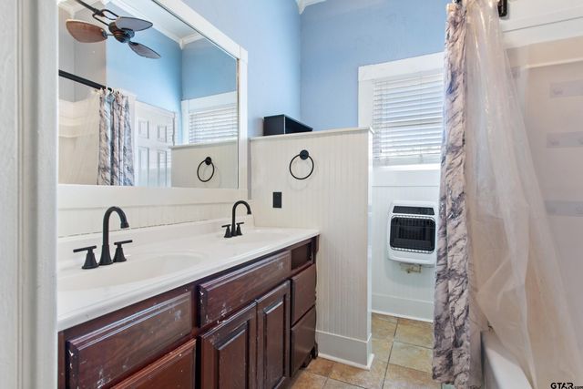307 W South St., Lindale, TX 75771