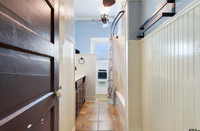 307 W South St., Lindale, TX 75771