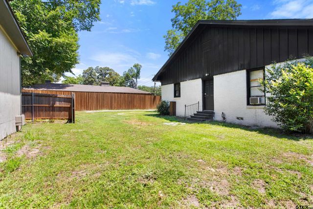 307 W South St., Lindale, TX 75771