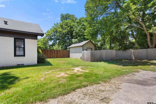 307 W South St., Lindale, TX 75771