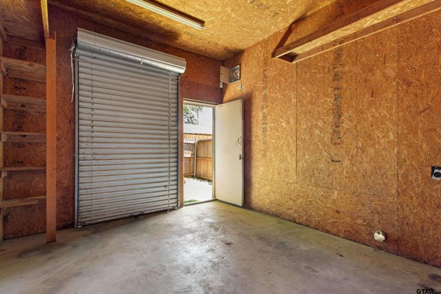 307 W South St., Lindale, TX 75771
