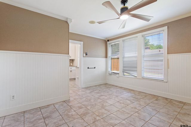 307 W South St., Lindale, TX 75771