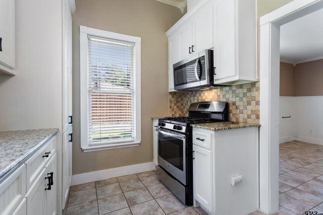 307 W South St., Lindale, TX 75771