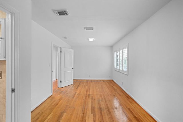 1915 Lake Avenue, West Palm Beach, FL 33401