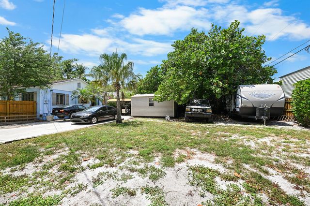 1915 Lake Avenue, West Palm Beach, FL 33401