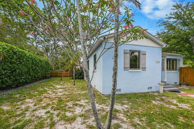 1915 Lake Avenue, West Palm Beach, FL 33401