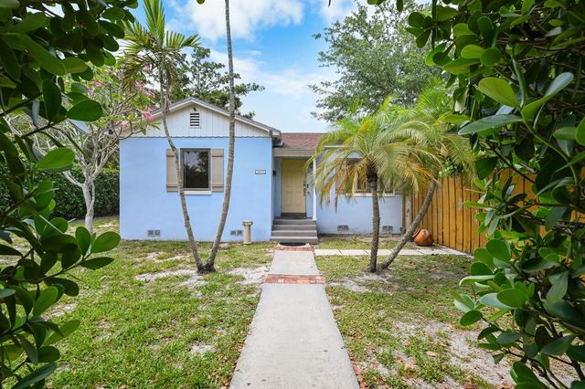 1915 Lake Avenue, West Palm Beach, FL 33401
