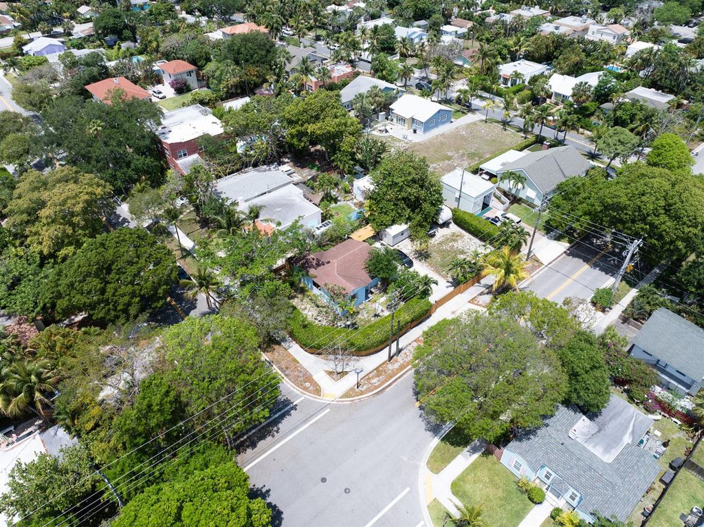 1915 Lake Avenue, West Palm Beach, FL 33401