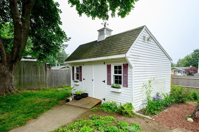 79 Brookville Ave, Brockton, MA 02302