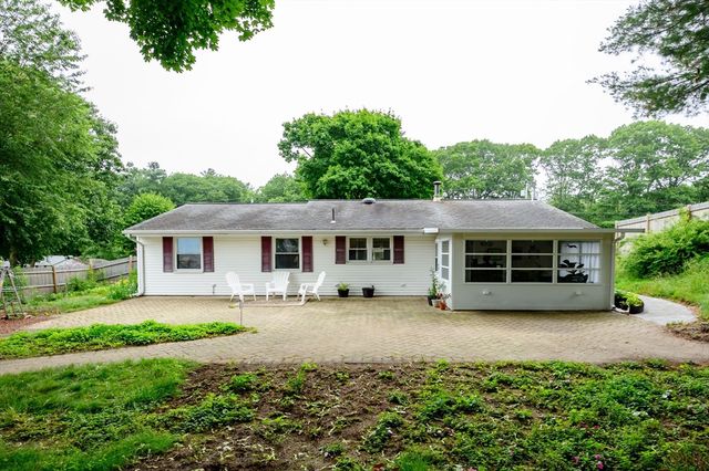 79 Brookville Ave, Brockton, MA 02302