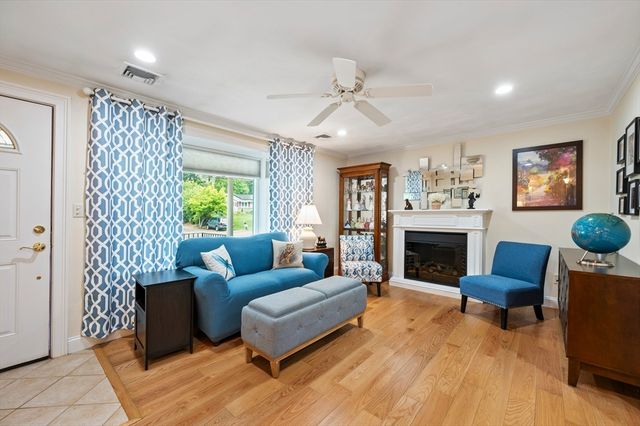 79 Brookville Ave, Brockton, MA 02302