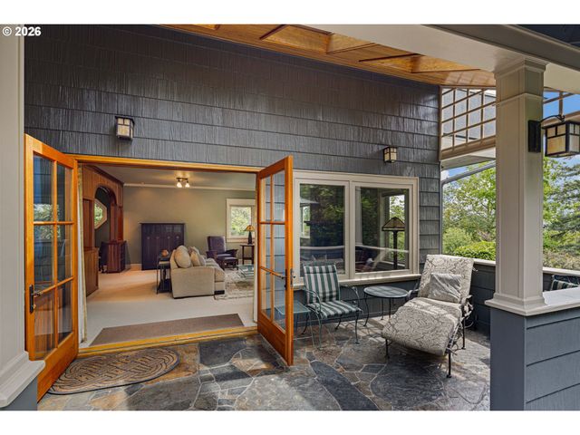 1949 GRAHAM Dr, Eugene, OR 97405