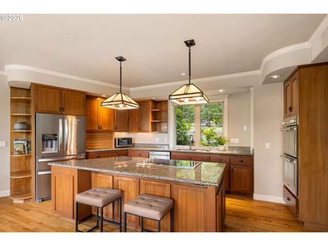 1949 GRAHAM Dr, Eugene, OR 97405