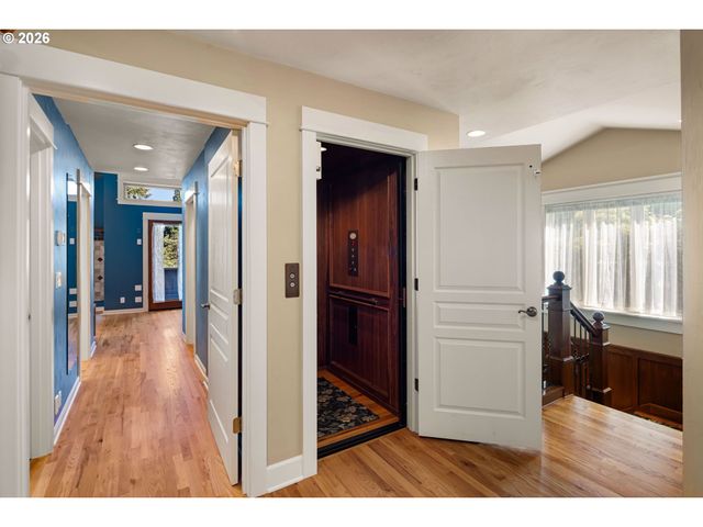 1949 GRAHAM Dr, Eugene, OR 97405
