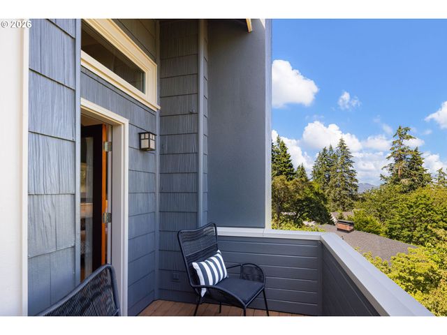 1949 GRAHAM Dr, Eugene, OR 97405