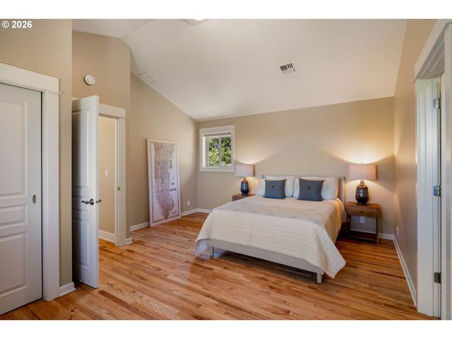 1949 GRAHAM Dr, Eugene, OR 97405