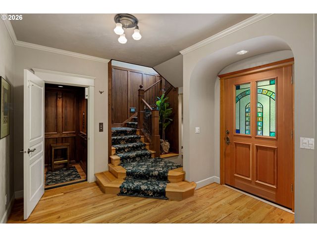 1949 GRAHAM Dr, Eugene, OR 97405